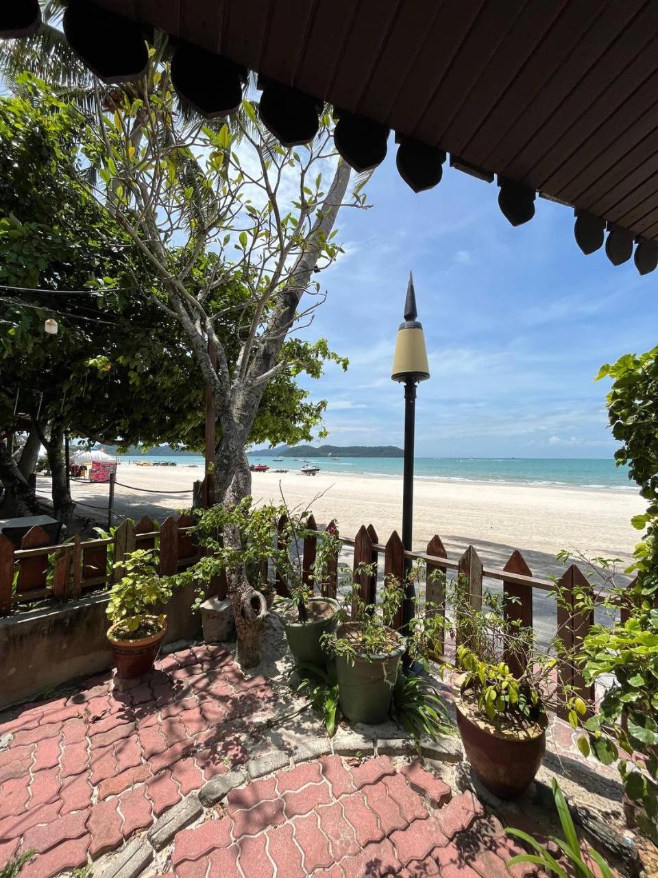 Sandy Beach Resort By Casa Loma Pantai Cenang  Exteriör bild